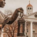 Close-up view of the bronze Harriet 塔布曼 statue standing in front of the NYS Equal Right Heritage Center.